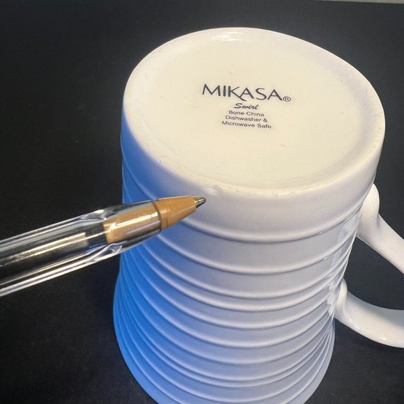 Set of 2  Mikasa SWIRL White Bone China Tapered Ribbed Cups Mugs - Picture 10 of 11